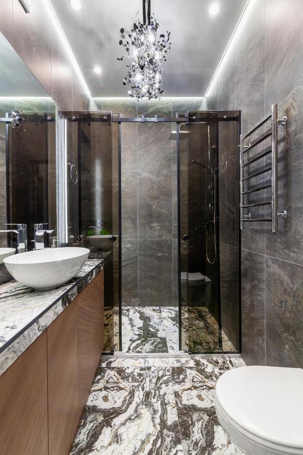 Royal Vip Apartment On Gorodotska 31 Lviv Exterior photo