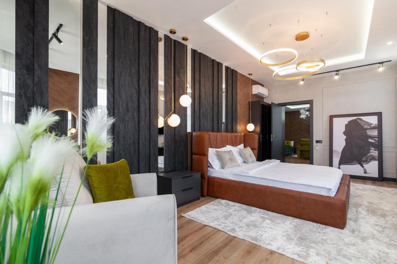 Royal Vip Apartment On Gorodotska 31 Lviv Exterior photo
