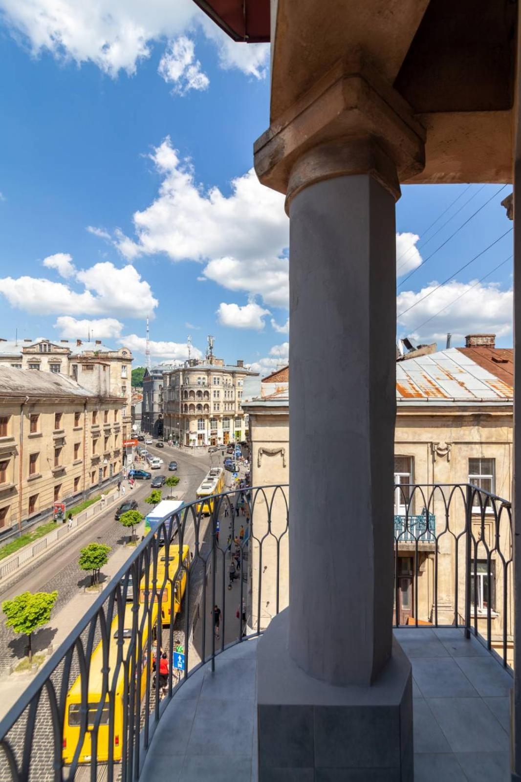 Royal Vip Apartment On Gorodotska 31 Lviv Exterior photo